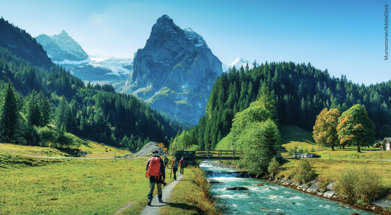 In montagna è necessario prestare attenzione anche in estate: vediamo come muoverci tra punture di insetti, altitudine e abbigliamento